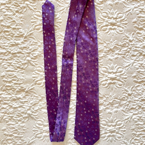 Men’s ‘Arrow’ Tie - Picture 8 of 8